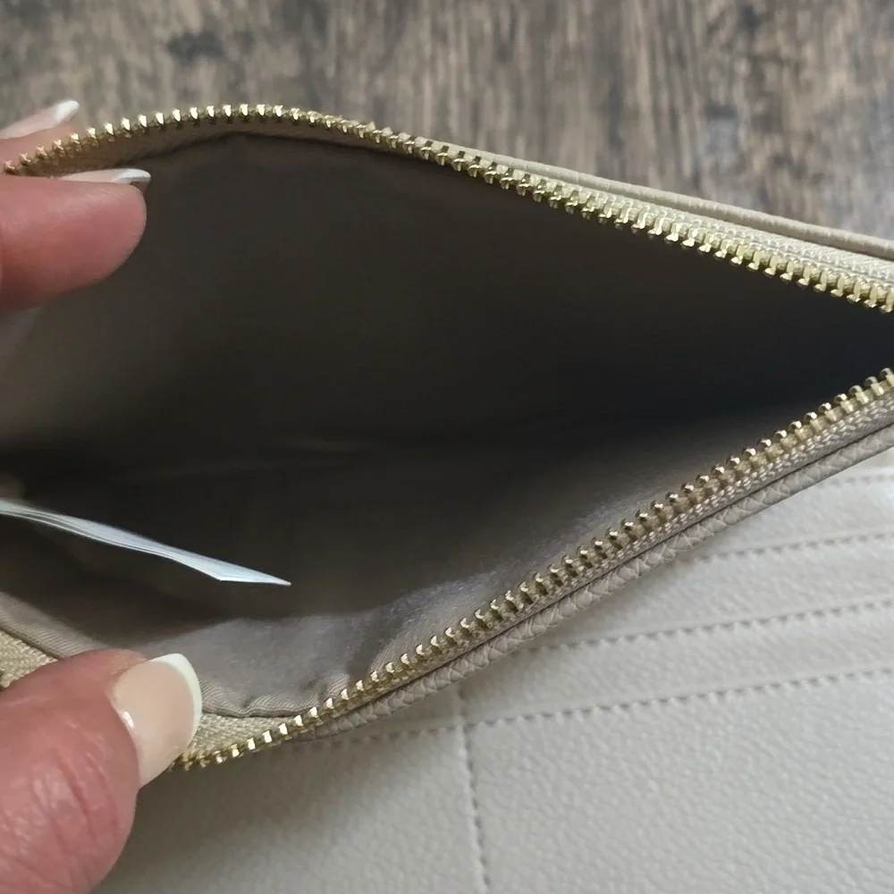 KATIE LOXTON Beige Leather‎ Wristlet Clutch New Gold Hardware